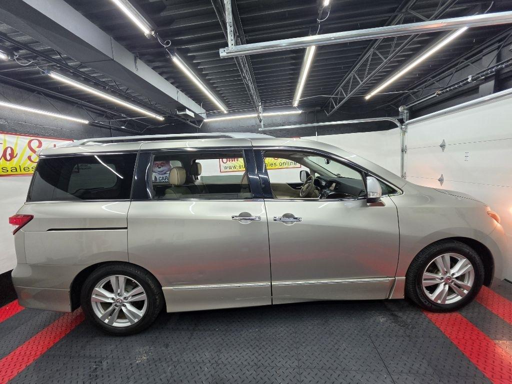 Nissan Quest  2013