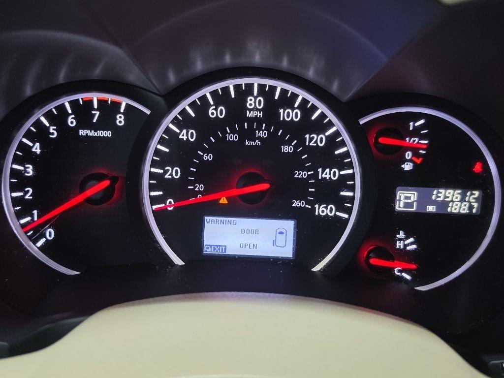 Nissan Quest  2013