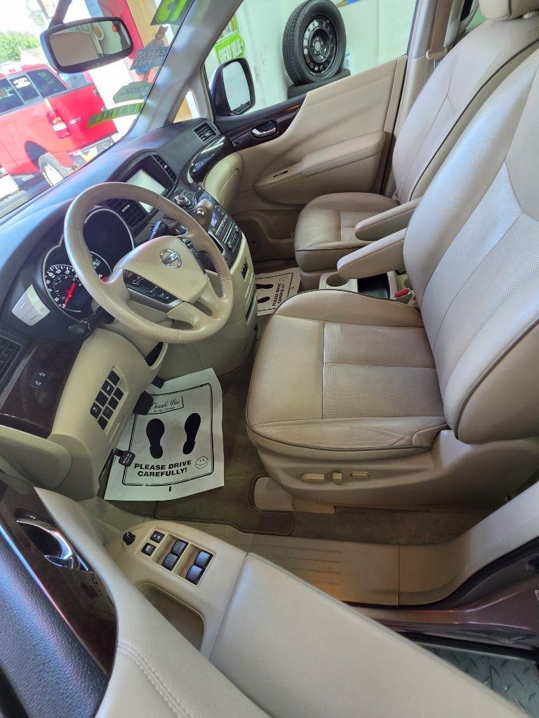 Nissan Quest  2013