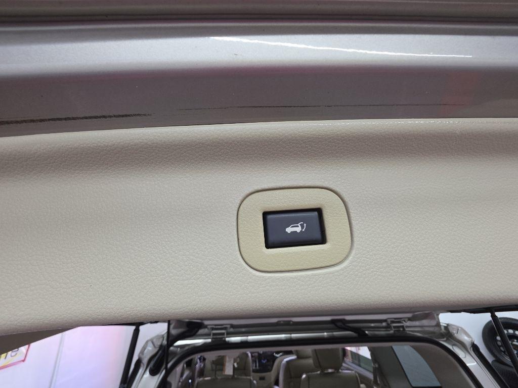 Nissan Quest  2013
