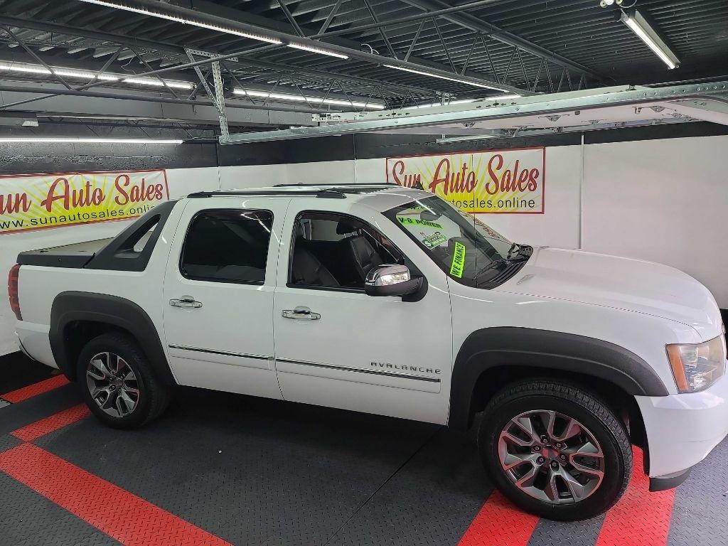 Chevrolet Avalanche  2010