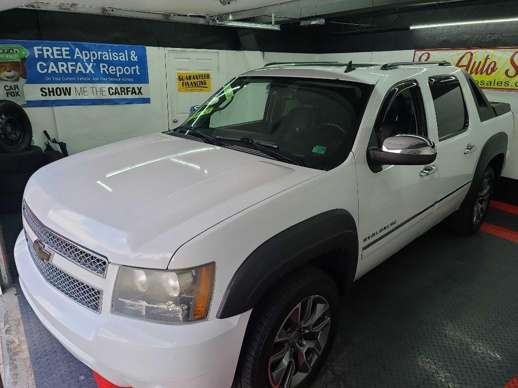 Chevrolet Avalanche  2010