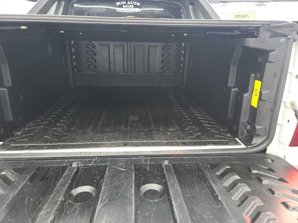 Chevrolet Avalanche  2010
