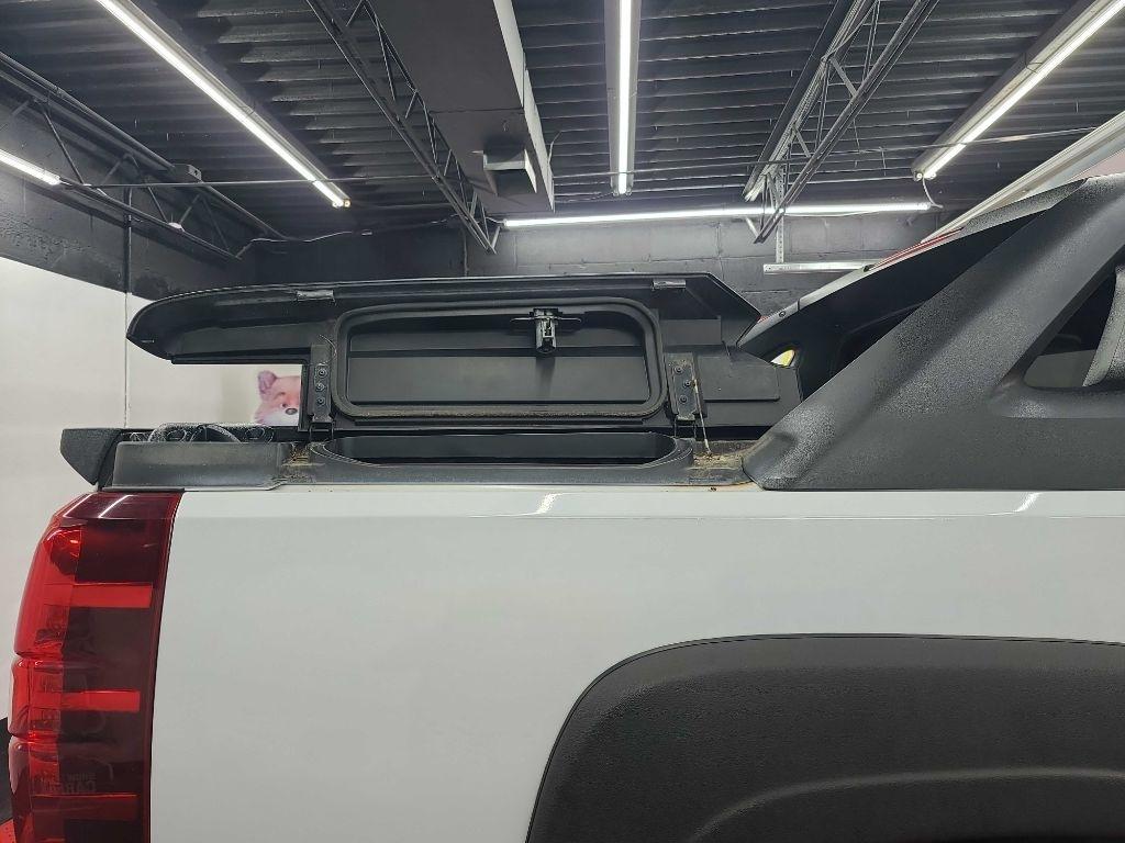 Chevrolet Avalanche  2010