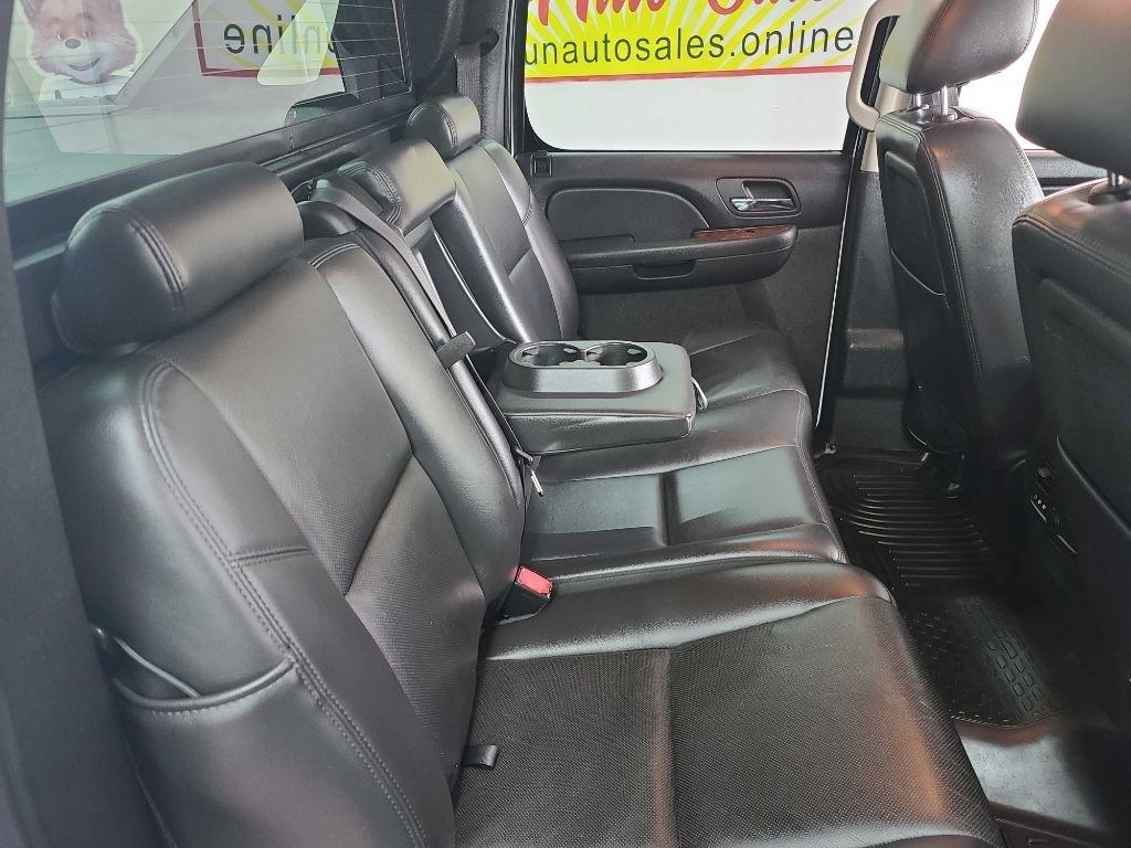 Chevrolet Avalanche  2010