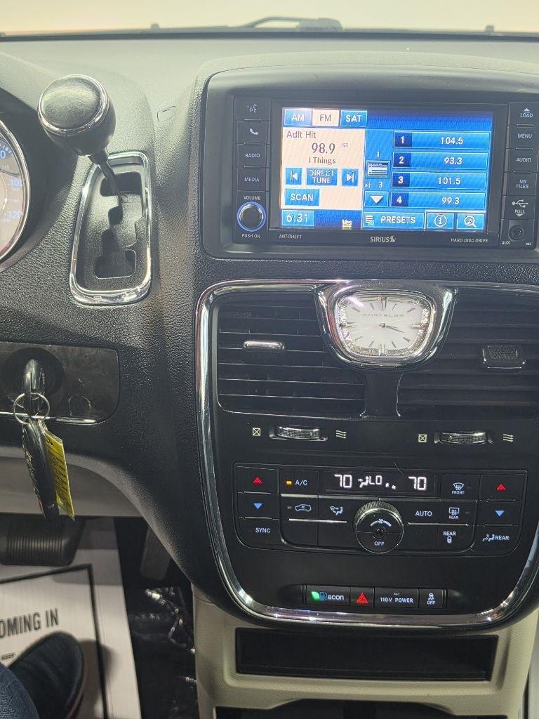 Chrysler Town & Country  2012