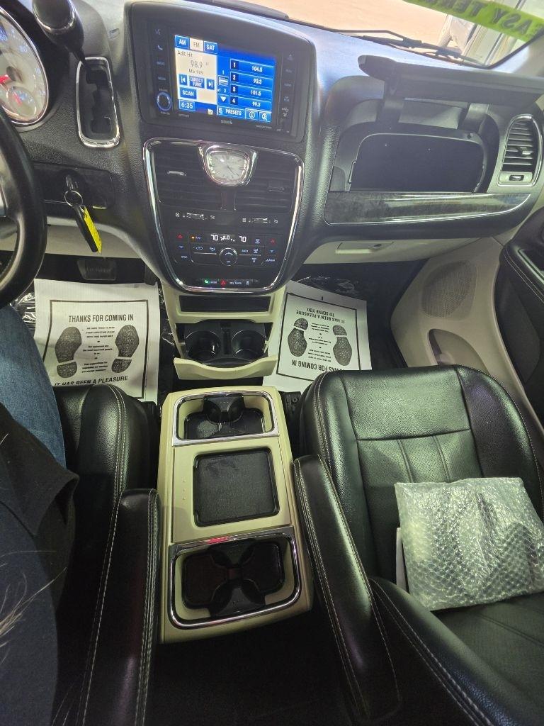 Chrysler Town & Country  2012