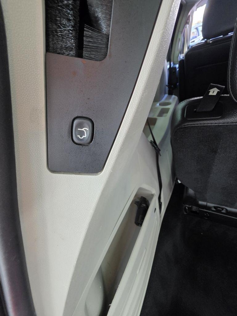Chrysler Town & Country  2012