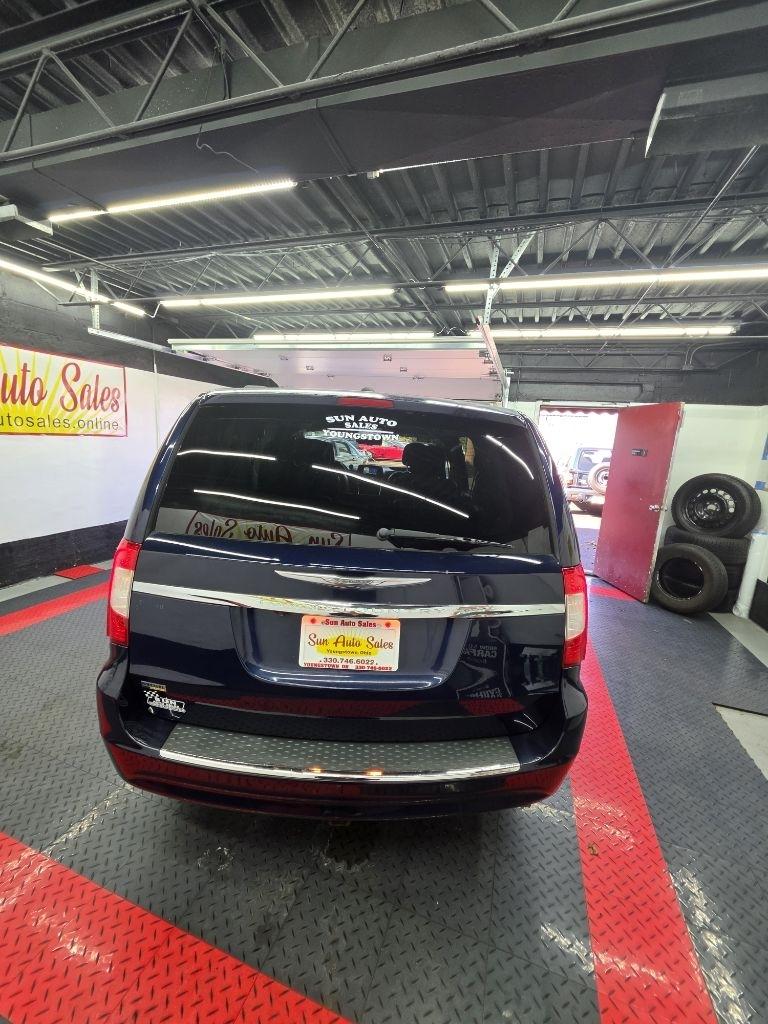 Chrysler Town & Country  2012