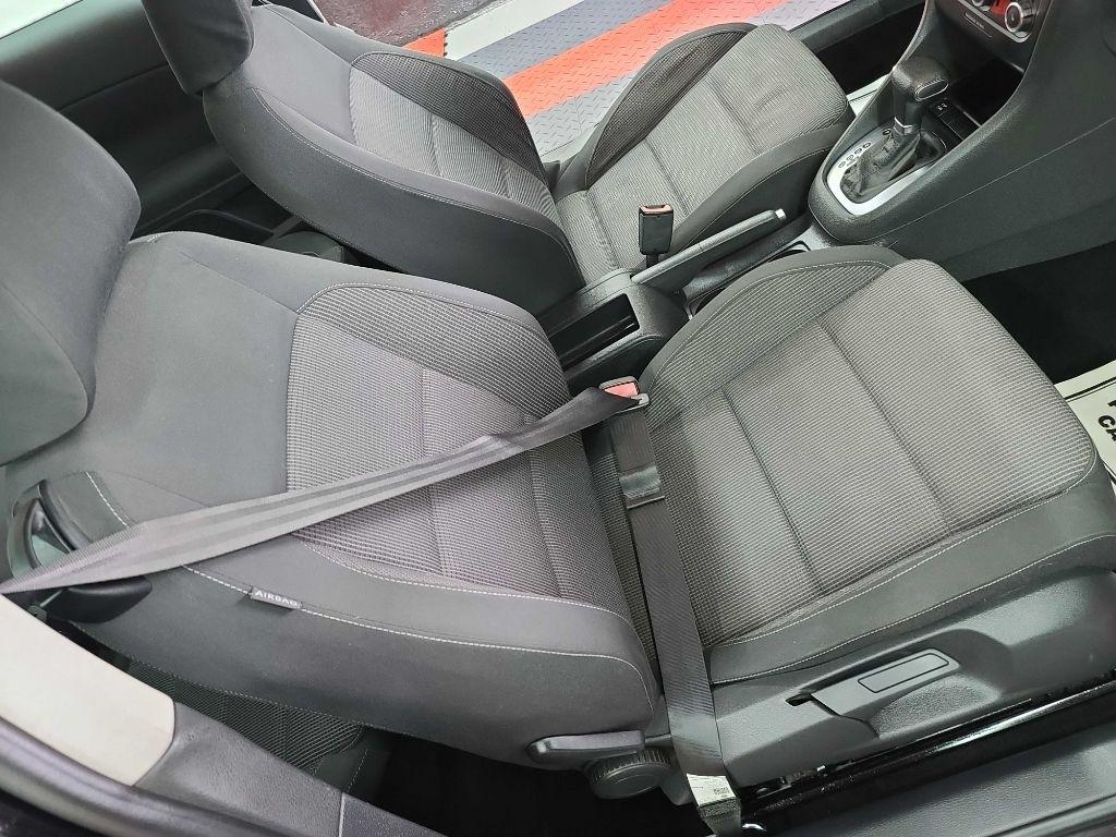 Volkswagen Golf  2010