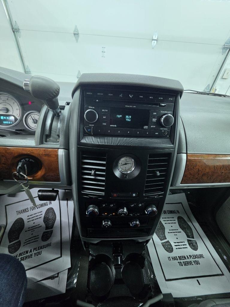 Chrysler Town & Country  2008