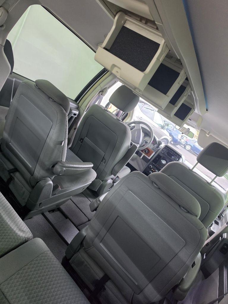 Chrysler Town & Country  2008