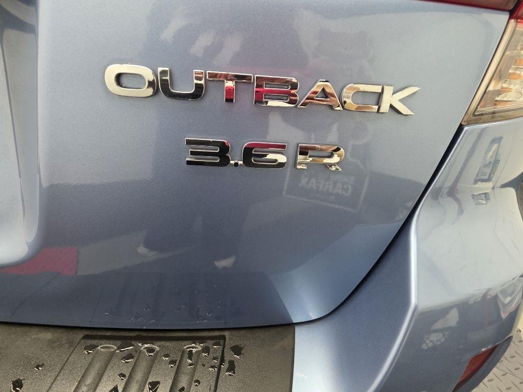 Subaru Outback  2010