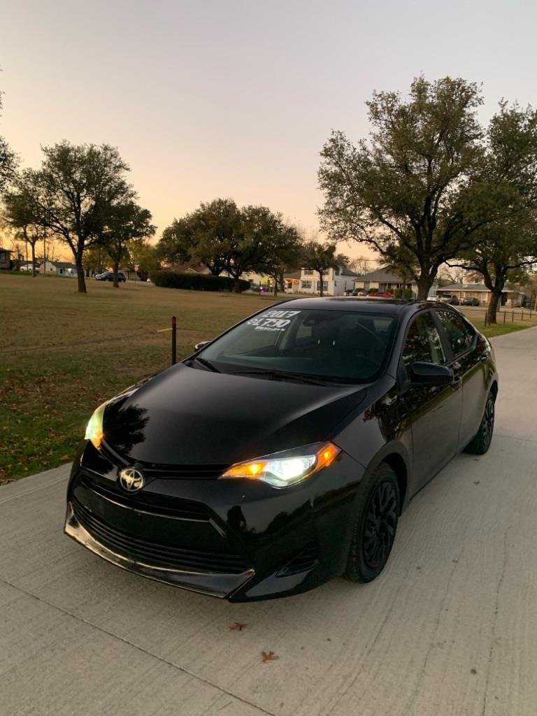 2017 Toyota Corolla LE's photo