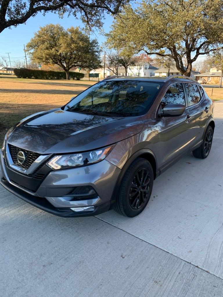 2021 Nissan Rogue Sport SV's photo