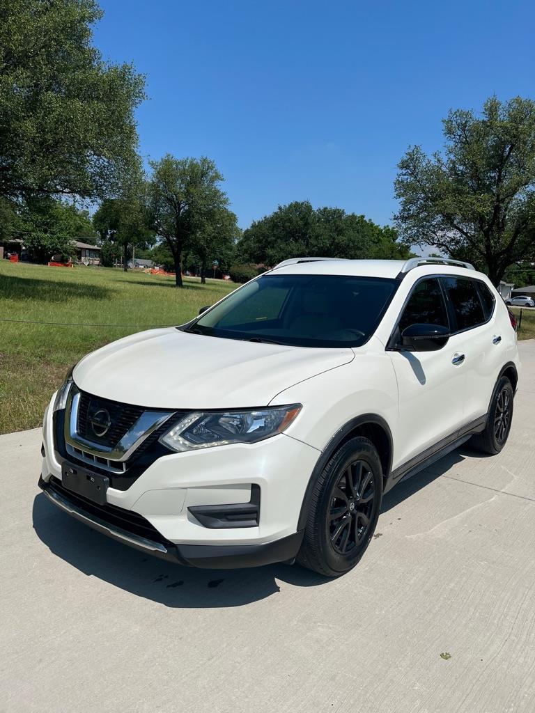 2017 Nissan Rogue SV FWD's photo