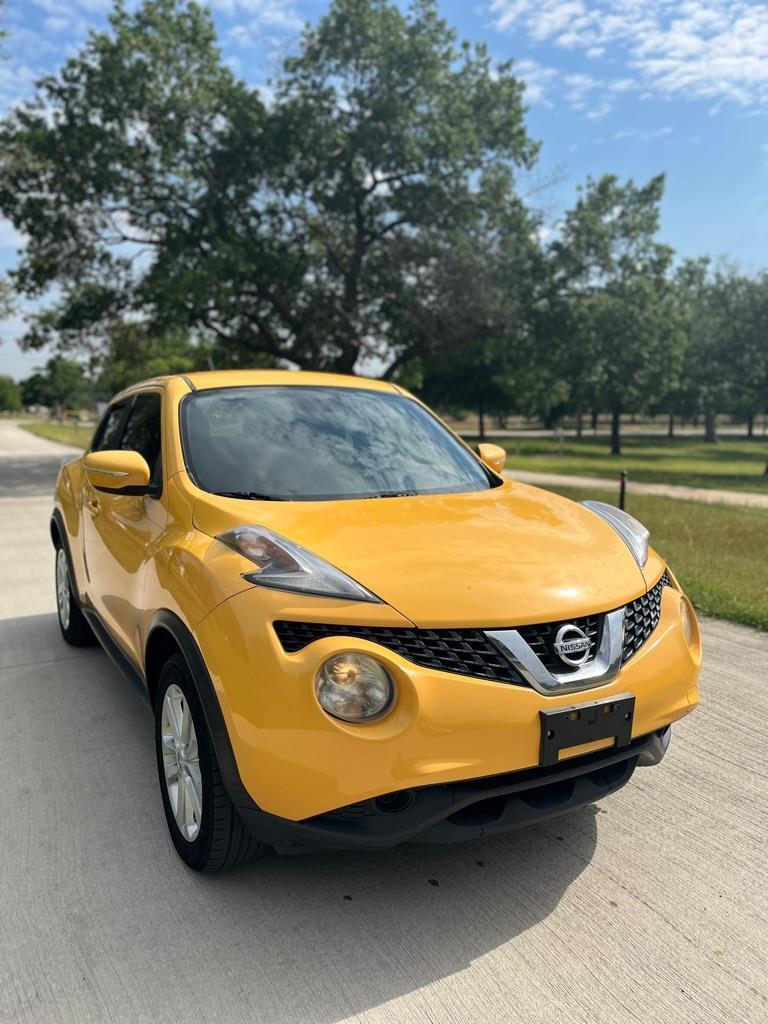 2016 Nissan Juke S FWD CVT's photo