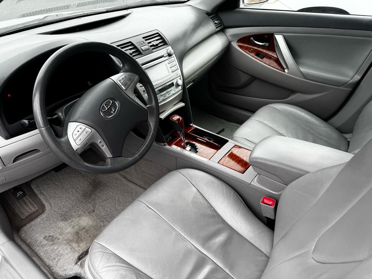 Toyota Camry LE V6 6-Spd AT 2009
