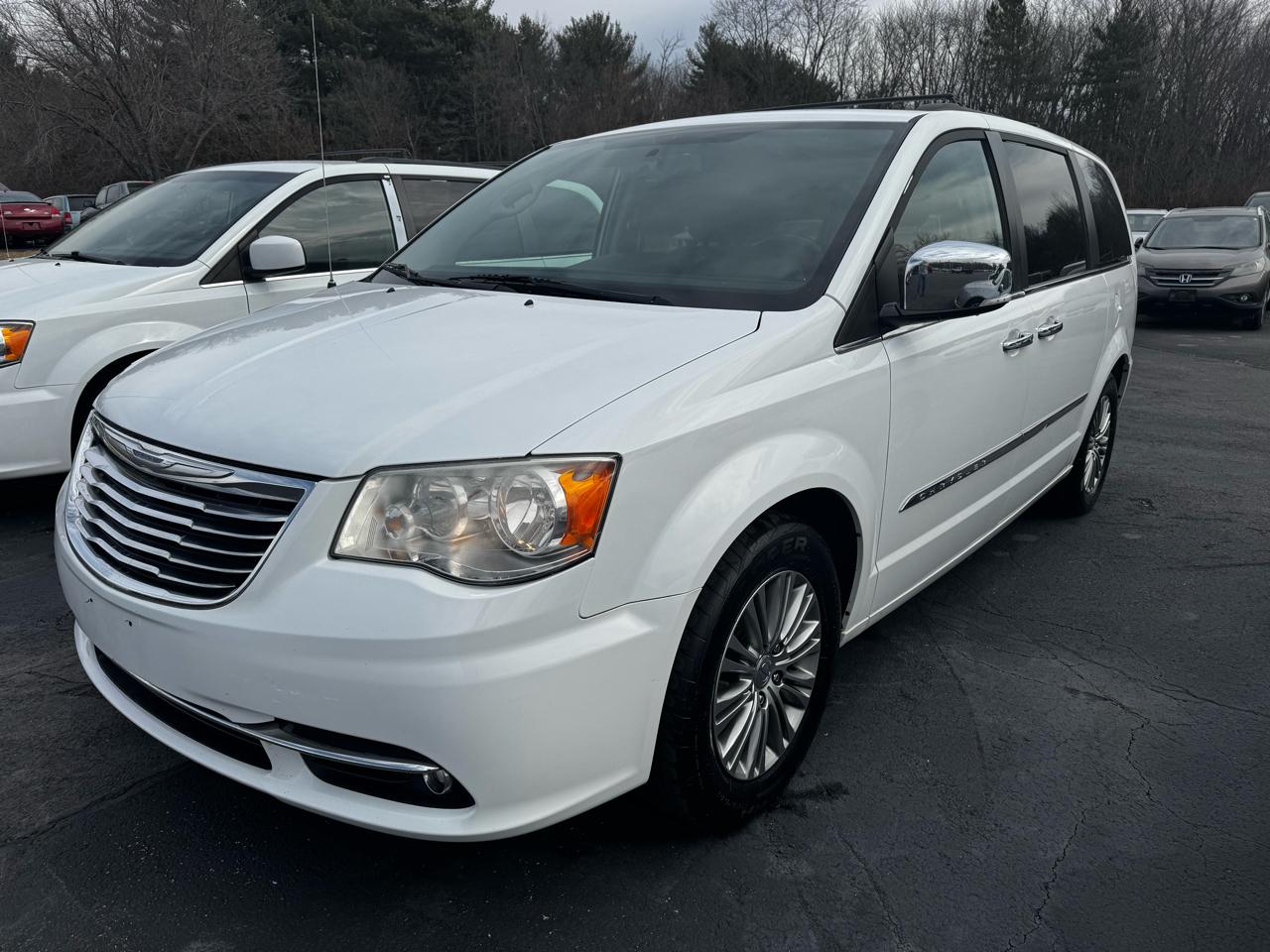2015 Chrysler Town & Country Touring-L