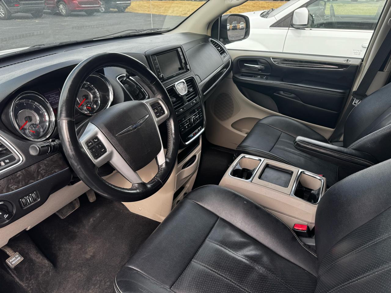 Chrysler Town & Country Touring-L 2015