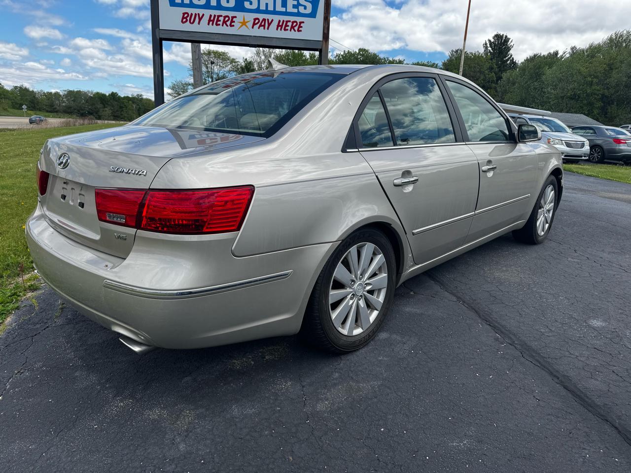 Hyundai Sonata SE V6 2010