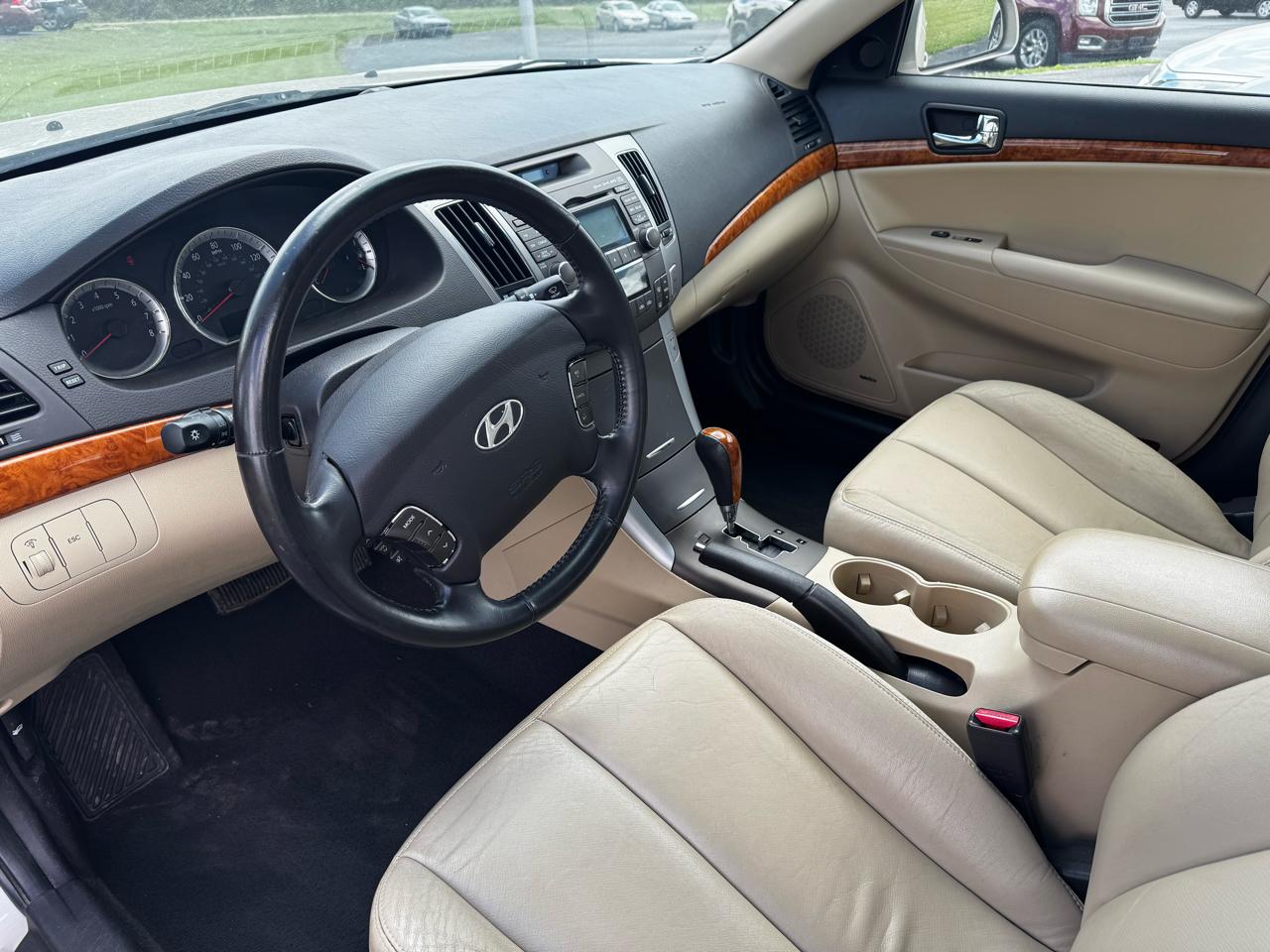 Hyundai Sonata SE V6 2010