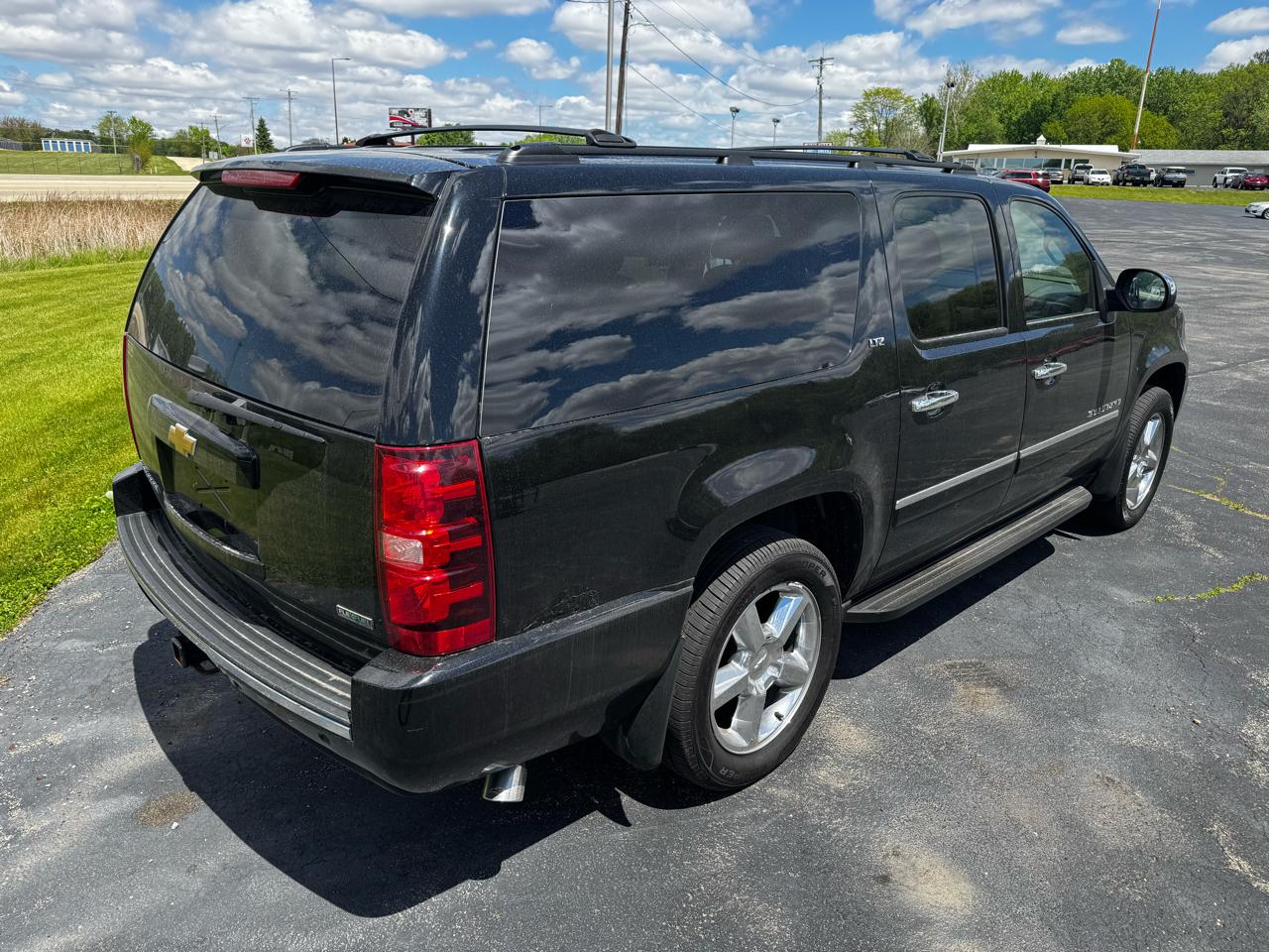 Chevrolet Suburban LTZ 1500 4WD 2011
