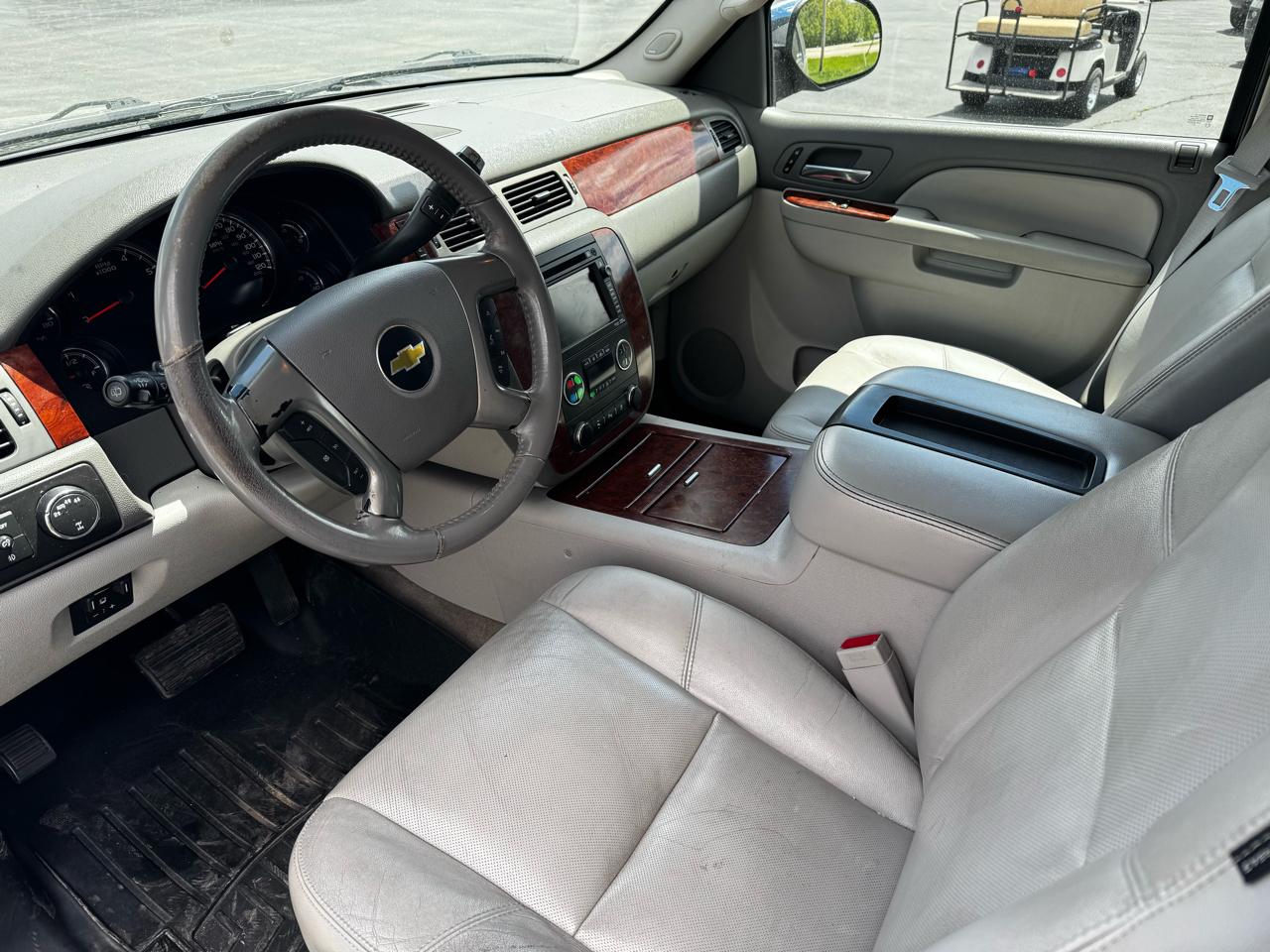 Chevrolet Suburban LTZ 1500 4WD 2011
