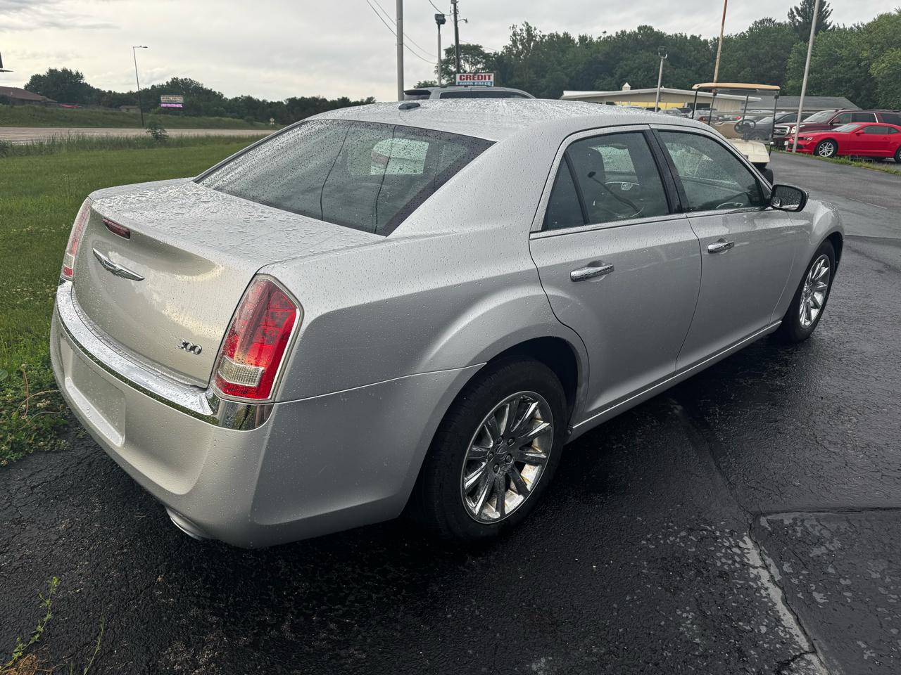 Chrysler 300 Limited RWD 2011