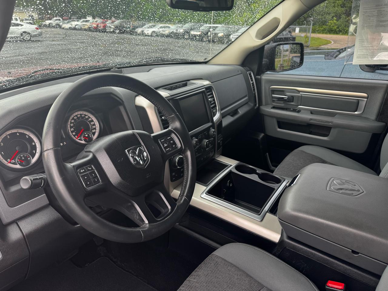 RAM 1500 SLT Crew Cab SWB 4WD 2015