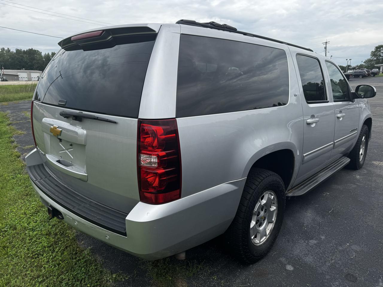 Chevrolet Suburban LT 1500 4WD 2014