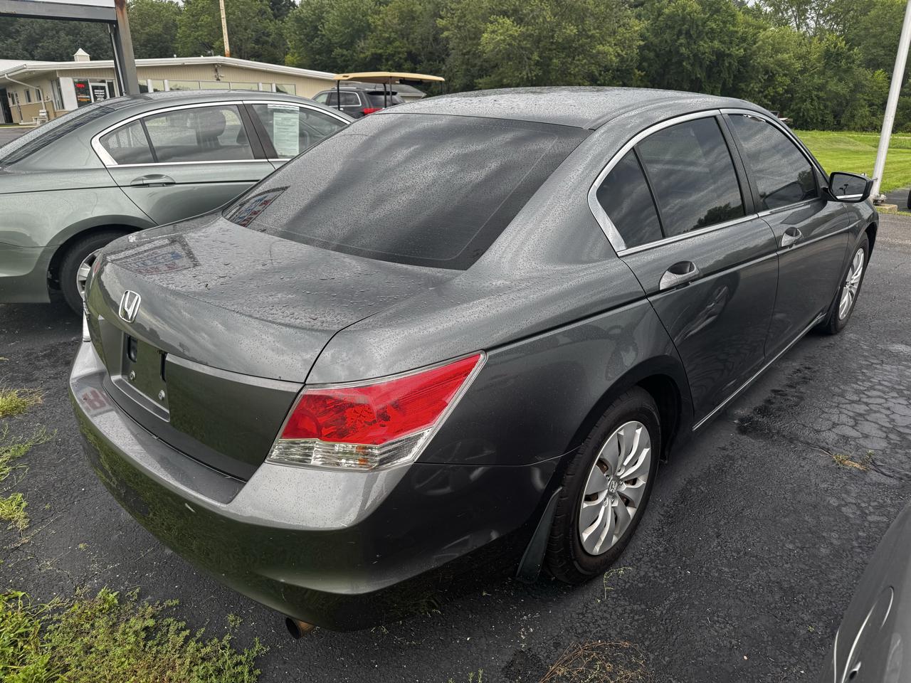 Honda Accord LX sedan AT 2010