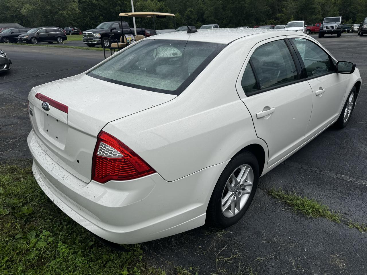 Ford Fusion S 2012