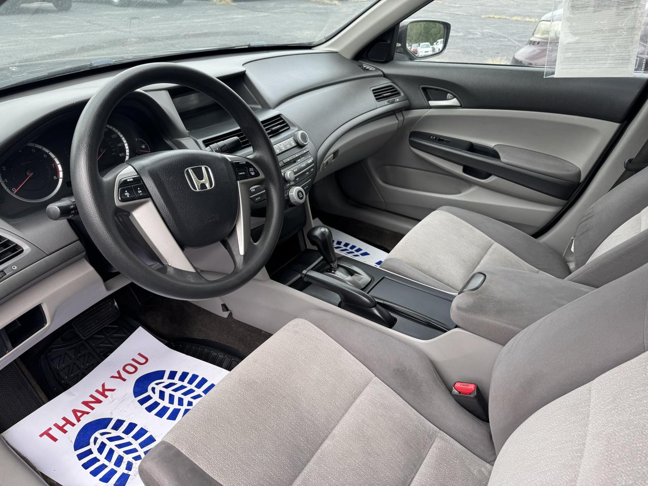 Honda Accord LX sedan AT 2010