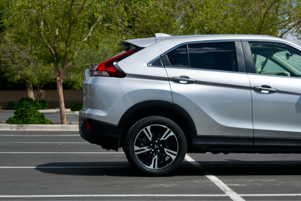 2024 Mitsubishi Eclipse Cross SE photo 4