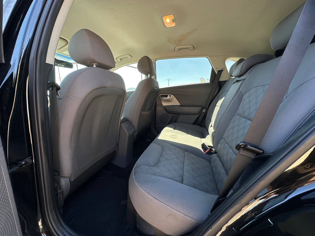 2017 Kia Niro FE LX photo 3