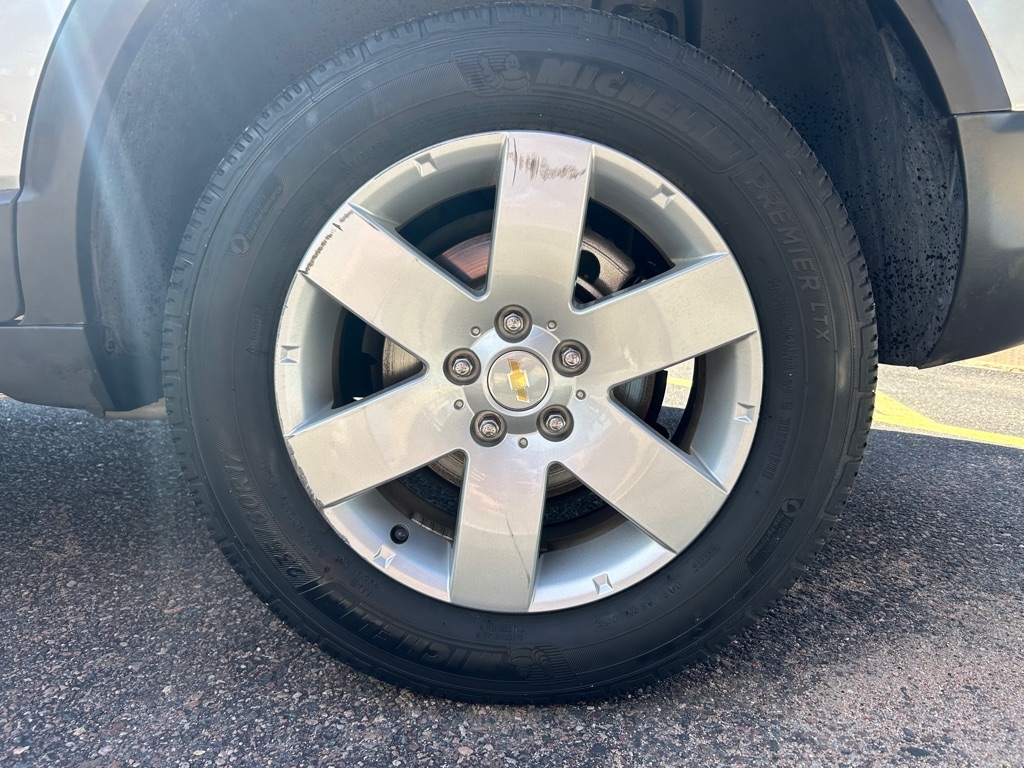Chevrolet Captiva Sport LS 4D SUV FWD 2012