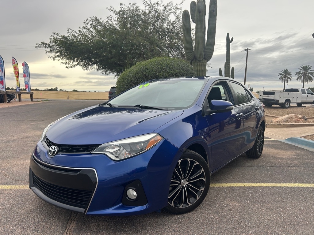 2014 Toyota Corolla LE's photo