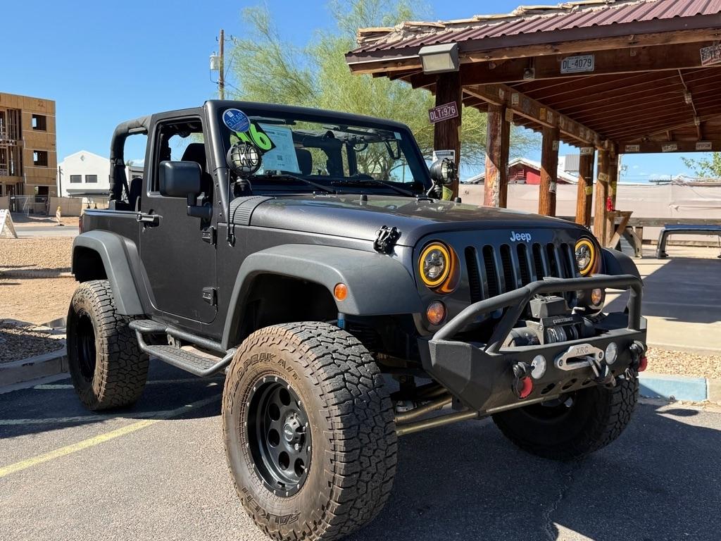 Jeep Wrangler photo 2