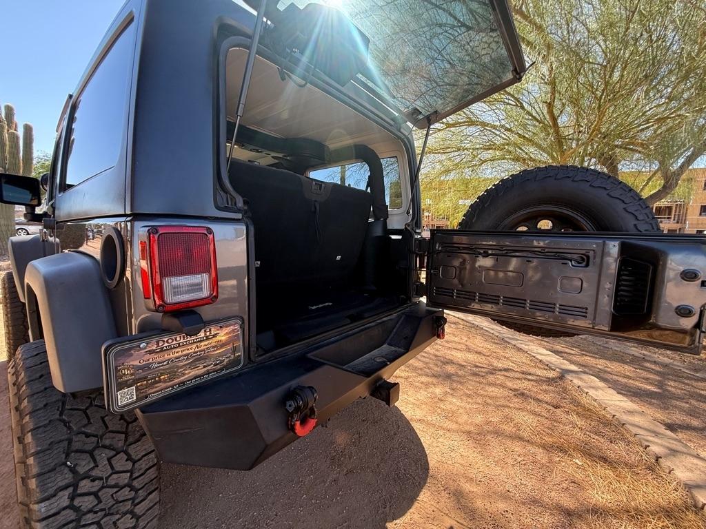 Jeep Wrangler photo 32