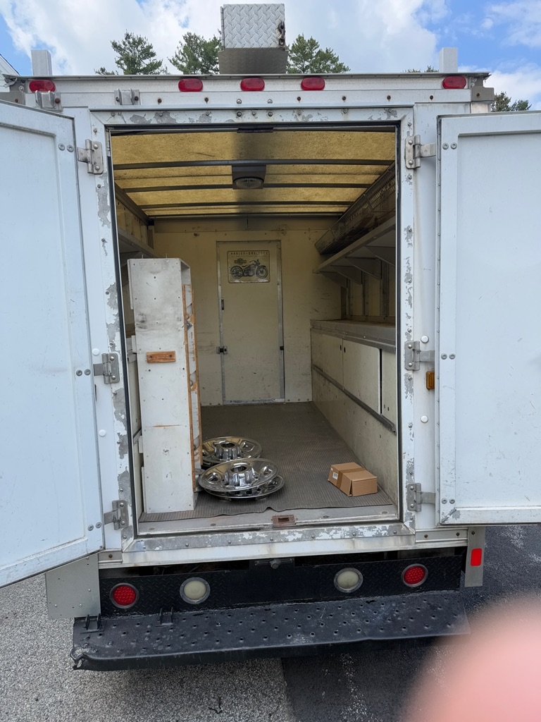 GMC Savana G3500 Cargo 2004 GMC Savana G3500 Cargo 2004