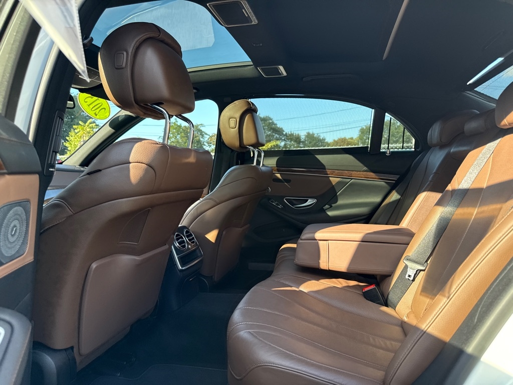 Mercedes-Benz S-Class S550 4MATIC 2015 Mercedes-Benz S-Class S550 4MATIC 2015