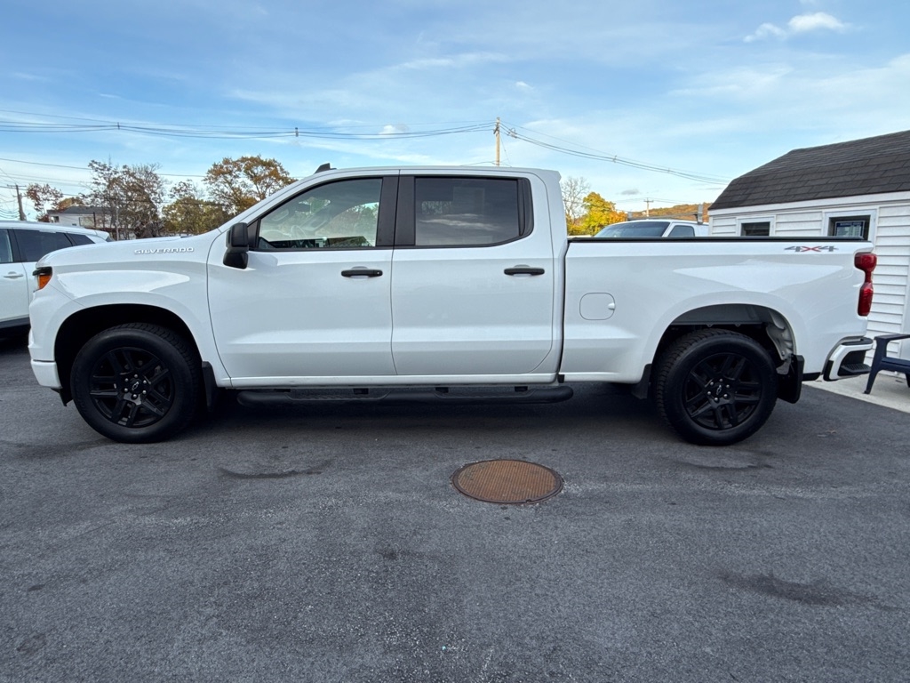 Chevrolet Silverado 1500 Custom Crew Cab 4WD 2023 Chevrolet Silverado 1500 Custom Crew Cab 4WD 2023