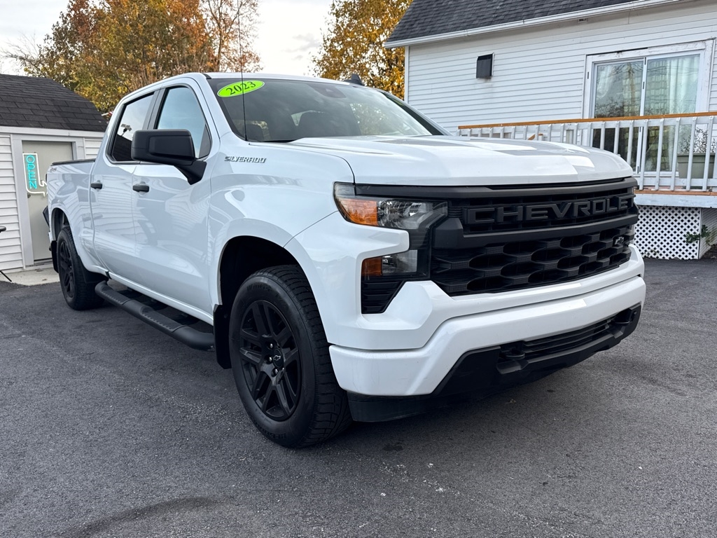 Chevrolet Silverado 1500 Custom Crew Cab 4WD 2023 Chevrolet Silverado 1500 Custom Crew Cab 4WD 2023