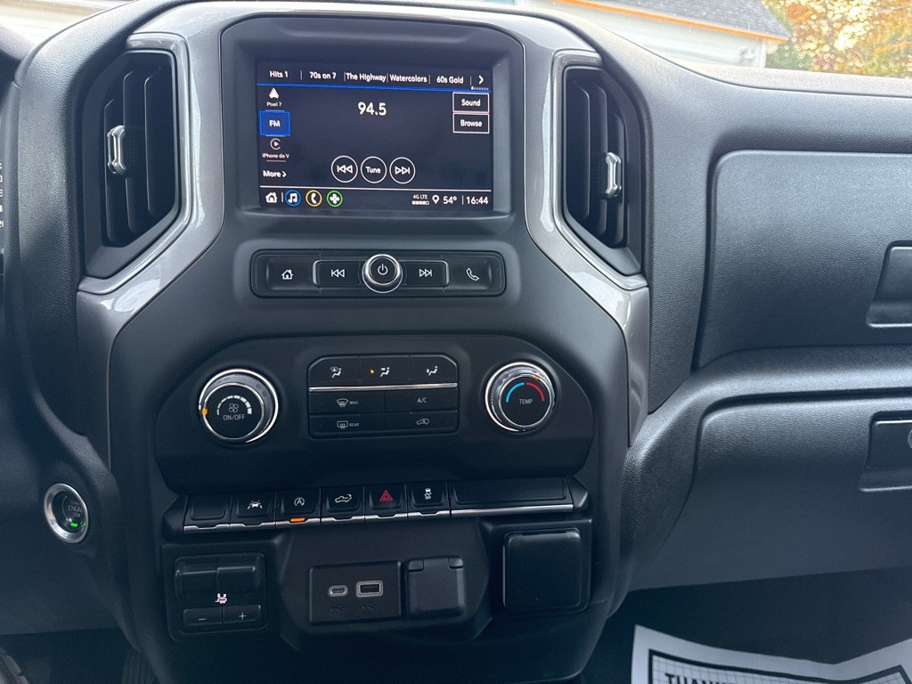 Chevrolet Silverado 1500 Custom Crew Cab 4WD 2023 Chevrolet Silverado 1500 Custom Crew Cab 4WD 2023