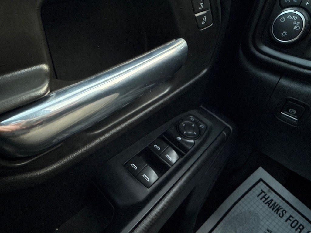 Chevrolet Silverado 1500 Custom Crew Cab 4WD 2023 Chevrolet Silverado 1500 Custom Crew Cab 4WD 2023