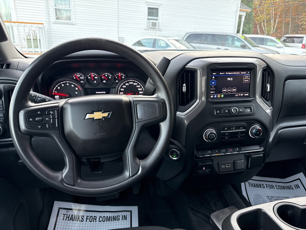 Chevrolet Silverado 1500 Custom Crew Cab 4WD 2023 Chevrolet Silverado 1500 Custom Crew Cab 4WD 2023