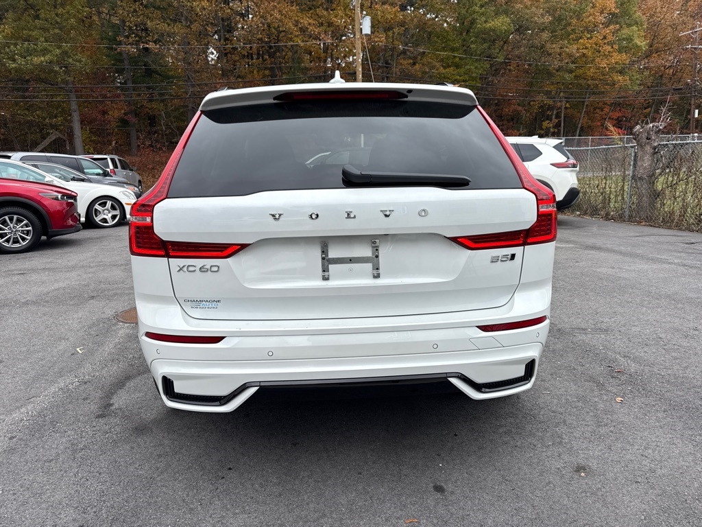 Volvo XC60 B5 Plus Dark AWD 2025 Volvo XC60 B5 Plus Dark AWD 2025