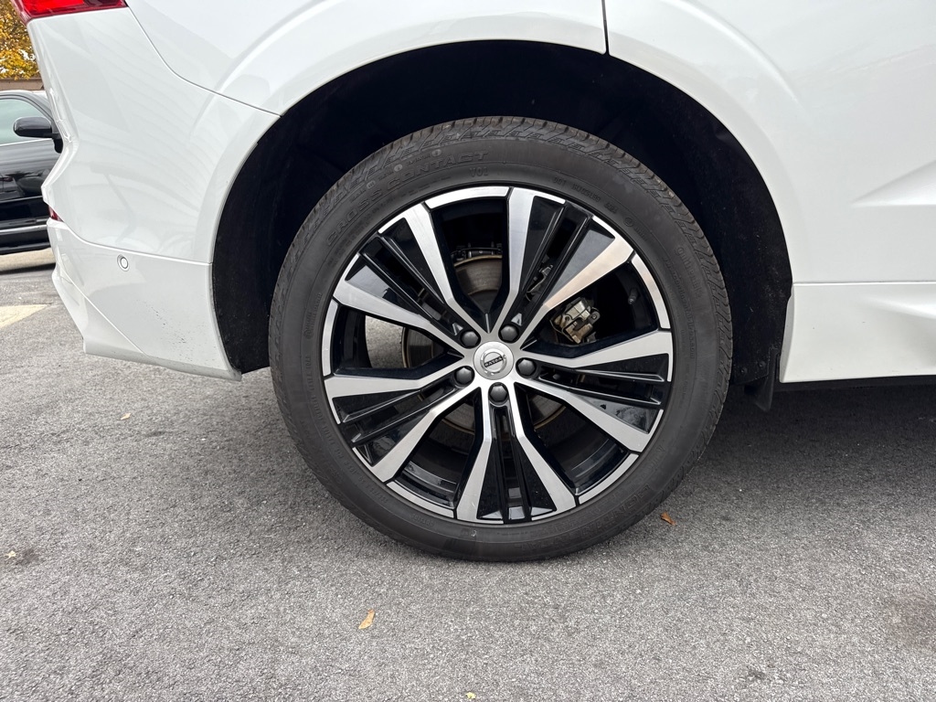 Volvo XC60 B5 Plus Dark AWD 2025 Volvo XC60 B5 Plus Dark AWD 2025