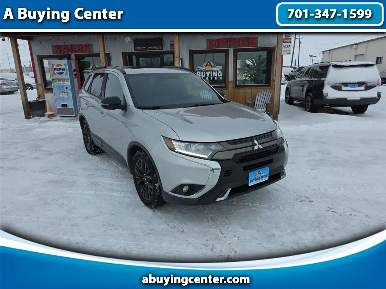 2019 Mitsubishi Outlander LE's photo